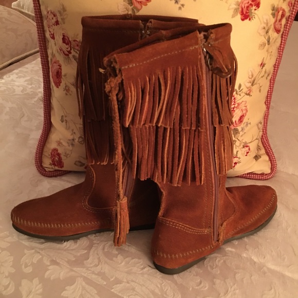 Minnetonka NEW!!!!  2-Layer Calf High Fringe Boot - Picture 6 of 11